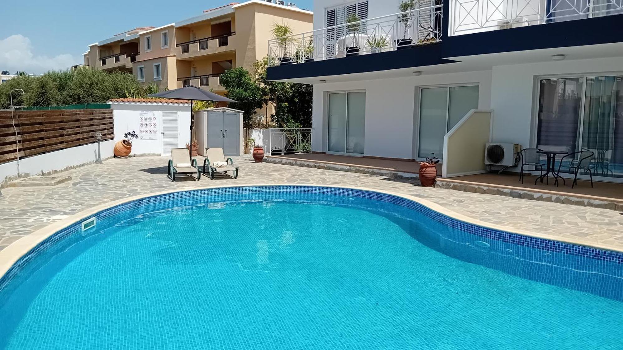 Kato Paphos Suites Exterior photo