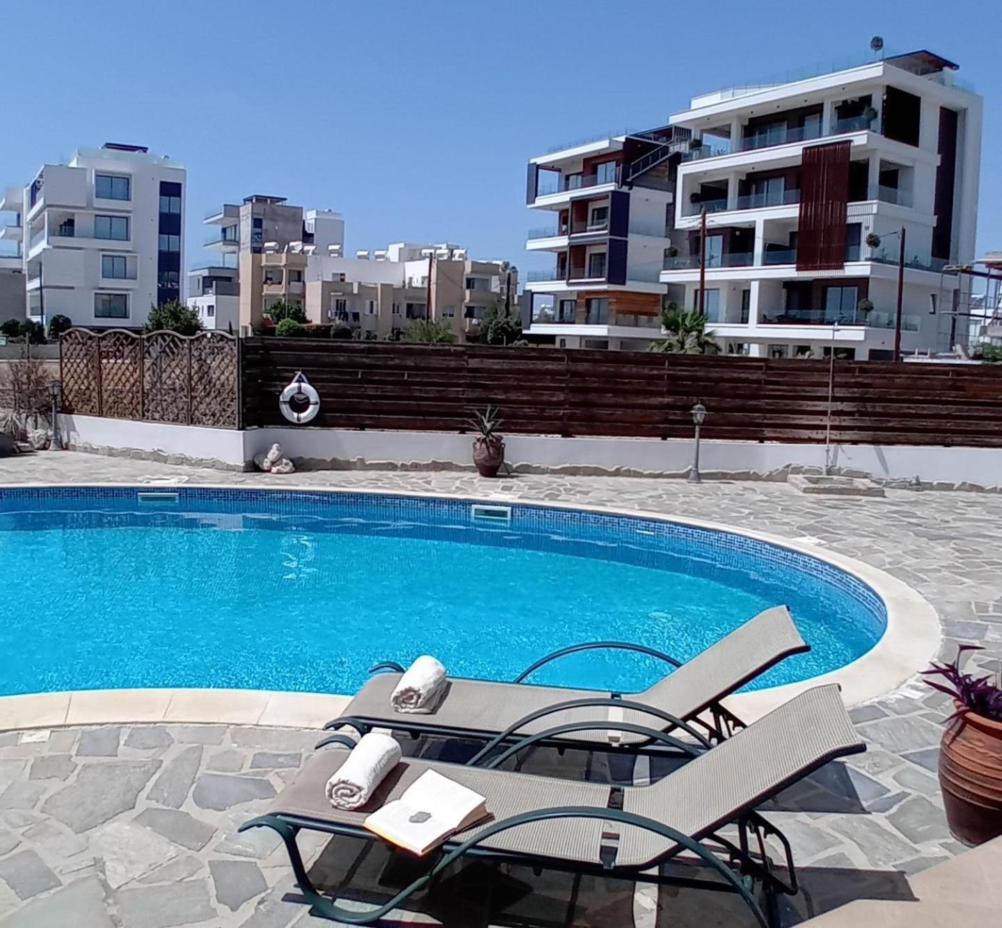 Kato Paphos Suites Exterior photo